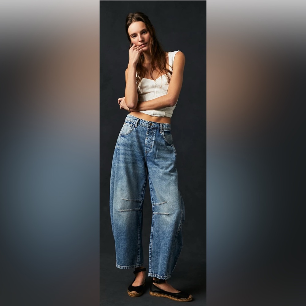 SHORT INSEAM. We the Free Barrel Jean ultra light beam 28S Like new